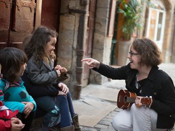 Visite musicale et contée du Vieux-Lyon pour les tout-petits