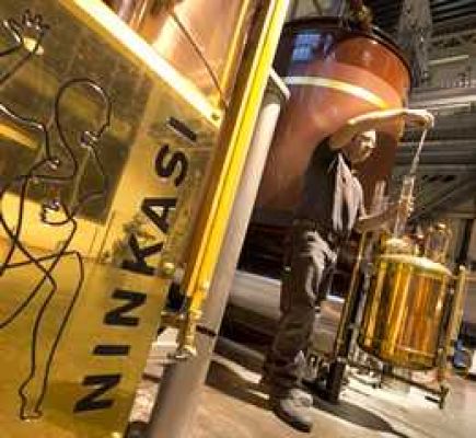 Ninkasi - Visite de la fabrique de bière et de la distillerie